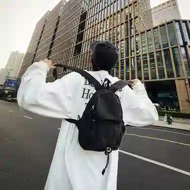 彤彤兔 高颜值轻便旅行 尼龙 双肩包 男女同款情侣款 多色