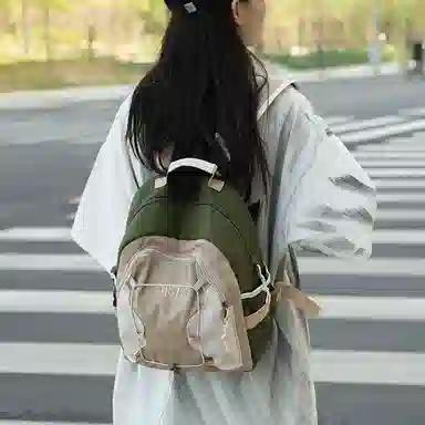 彤彤兔 轻便野营耐磨 尼龙 双肩包 常规 男女同款情侣款 绿色