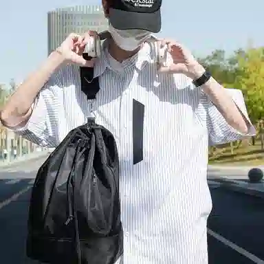 彤彤兔 抽绳轻便大容量 尼龙 双肩包 常规 男女同款情侣款 多色