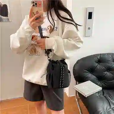 德力熊 百搭休闲简约抽绳束口水桶手机包潮流 尼龙 斜挎单肩包 常规 女款