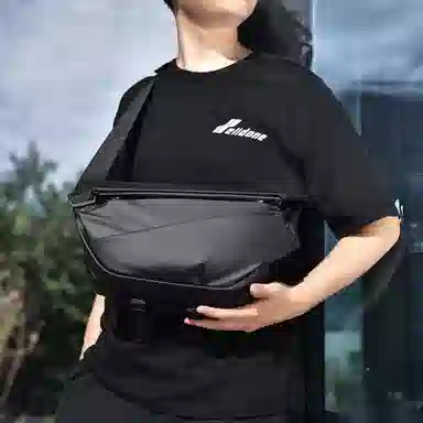 Delix Bear Magnetic Closure Riding Bag Black Gray