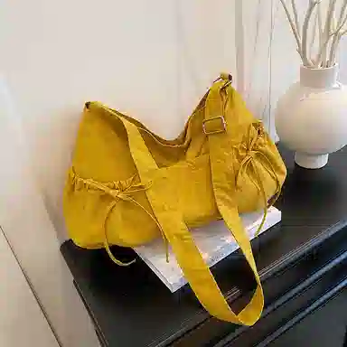 德力熊 小众设计休闲斜挎包纯色褶皱抽绳轻便 尼龙 单肩包 女款 黑色/灰色/白色/黄色/蓝色