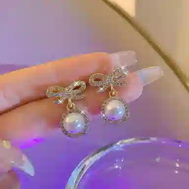 彤彤兔        珍珠小香风蝴蝶结耳环女气质小众甜美水钻耳钉耳饰