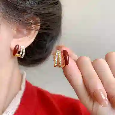 彤彤兔 韩系安可拉红色耳钉女百搭小众高级感时尚镶钻过年喜庆 合金 耳环 女款