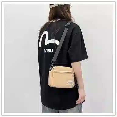 彤彤兔 时尚休闲潮流 尼龙 斜挎包 常规 男女同款情侣款 黑色/白色/卡其