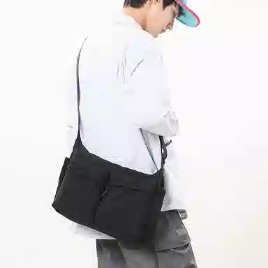 彤彤兔 日系简约休闲通勤 尼龙 单肩包 男女同款情侣款 多色