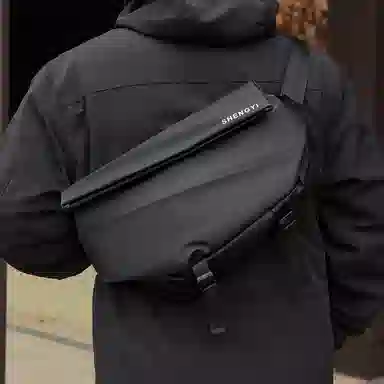 德力熊 机能机车挎包 牛津布 胸包 常规 男款 银色/灰色/黑色