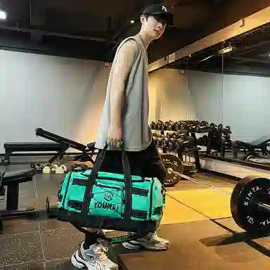 德力熊 短途斜挎包大容量 尼龙布 健身包 男女同款情侣款 黑色\粉色\卡其色\蓝色\黄色\白色\青绿色