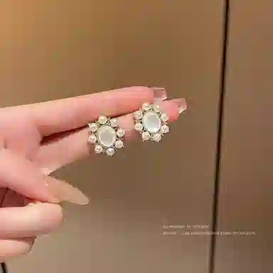 彤彤兔 简约甜美气质小众个性 合金 耳环 女款