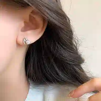 彤彤兔 韩系小众叶子仿珍珠通勤气质高级感锆石耳钉女百搭小巧 树脂 耳环 女款