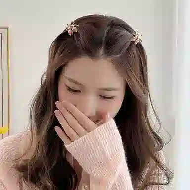 彤彤兔 春天甜美粉色铃兰花抓夹小号侧边刘海夹公主头网红鲨鱼夹气质 发夹 女款