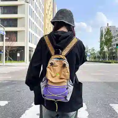 彤彤兔 轻便登山高颜值初 水洗布 双肩包 大号 男女同款情侣款 多色