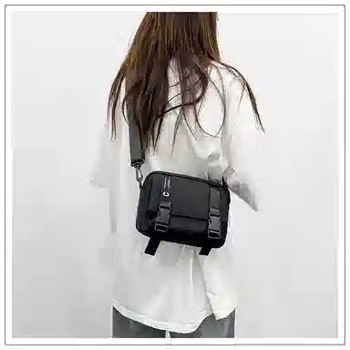 彤彤兔 工装风休闲潮流 尼龙 斜挎包 男女同款情侣款 黑色/白色/卡其色