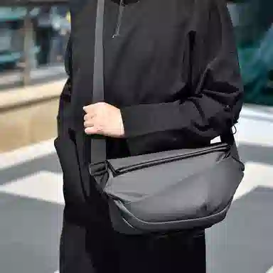 Delix Bear Magnetic Closure Riding Bag Black Gray