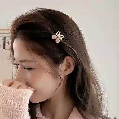 彤彤兔 春天甜美粉色铃兰花抓夹小号侧边刘海夹公主头网红鲨鱼夹气质 发夹 女款