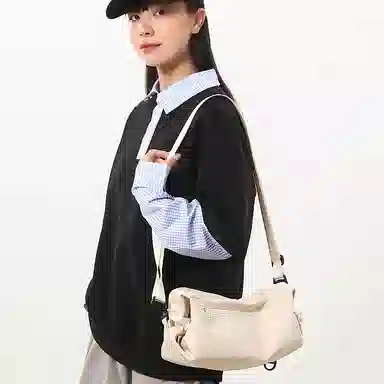 德力熊 时尚休闲 尼龙 胸包 男女同款情侣款 多色