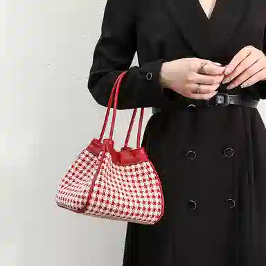 OUZIHUANG Bucket Bag Red