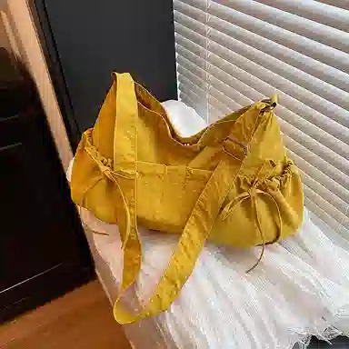 德力熊 小众设计休闲斜挎包纯色褶皱抽绳轻便 尼龙 单肩包 女款 黑色/灰色/白色/黄色/蓝色