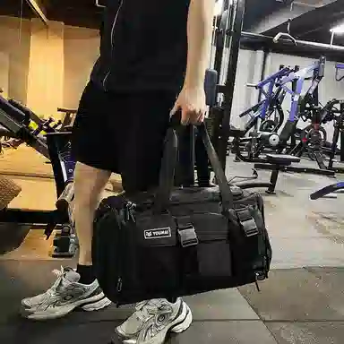 德力熊 轻便训练 尼龙 健身包 男女同款情侣款 多色