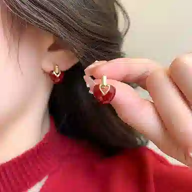 彤彤兔 法式复古安可拉红耳环滴油爱心耳钉 树脂 耳环 女款