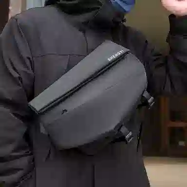 德力熊 机能机车挎包 牛津布 胸包 常规 男款 银色/灰色/黑色