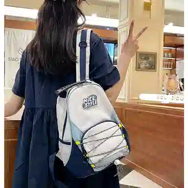 彤彤兔 运动轻便可爱 尼龙 双肩包 常规 男女同款情侣款 多色