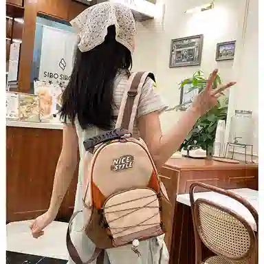 彤彤兔 运动轻便可爱 尼龙 双肩包 常规 男女同款情侣款 多色