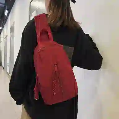 德力熊 耐磨编绳简约休闲运动 尼龙 斜挎包胸包 常规 男女同款情侣款 白色/红色/黑色