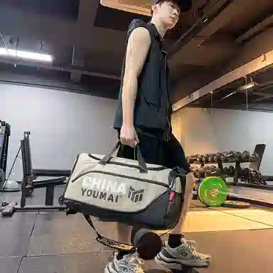 德力熊 多功能运动训练 尼龙 健身包 男女同款情侣款 黑色粉色卡其色玫红色黄色军绿色