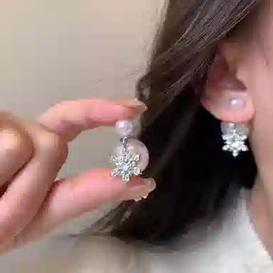 彤彤兔 韩系一款两戴小众秋冬雪花仿珍珠百搭后挂式高级感 合金 耳环 女款