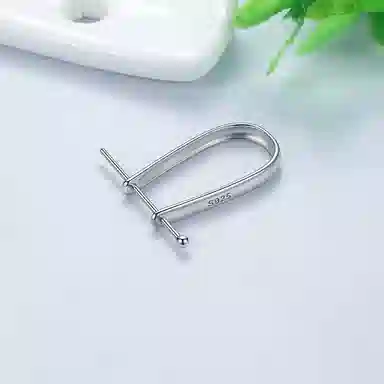 925