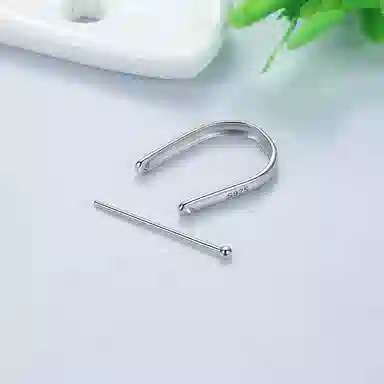 925
