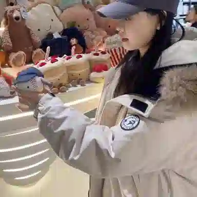 玉儿恋 韩系小众设计感加厚派克服连帽棉服 女款