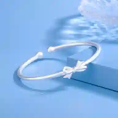 999