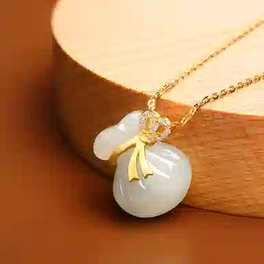 925