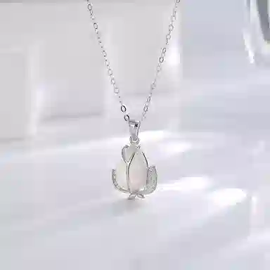 925