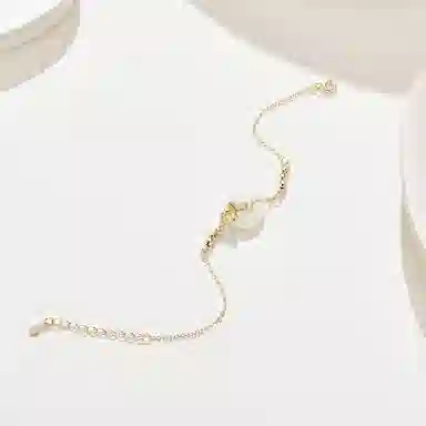 925