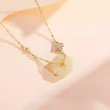 925