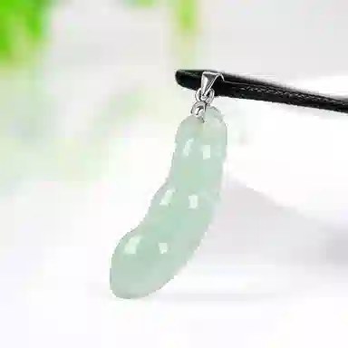 925