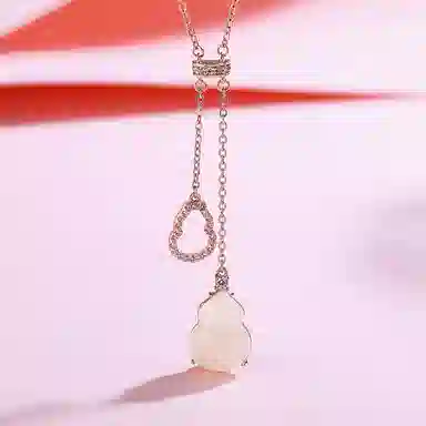 925