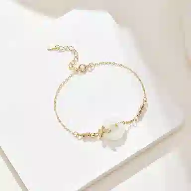 925
