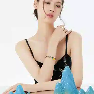 S925