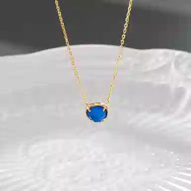 925