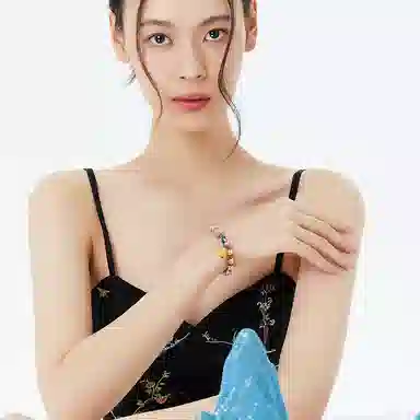 S925