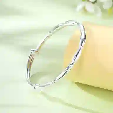 999