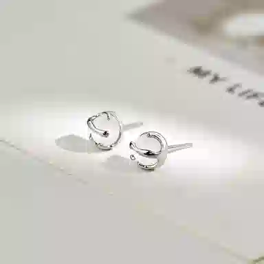 925
