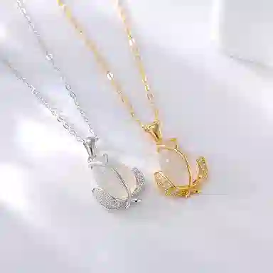 925