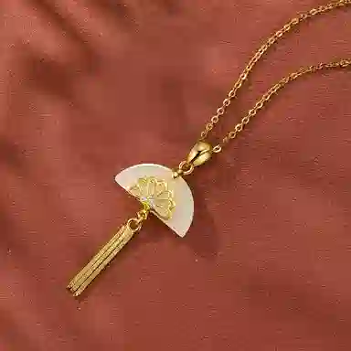 925