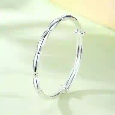 999