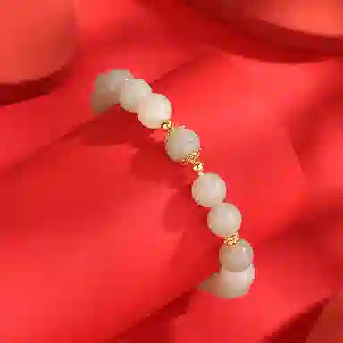 925